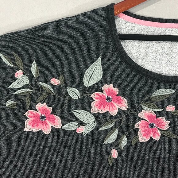 Maurices Sweater Womens 3 Gray Floral Embroidered Pullover Round Neck 3/4 Sleeve - Picture 5 of 15